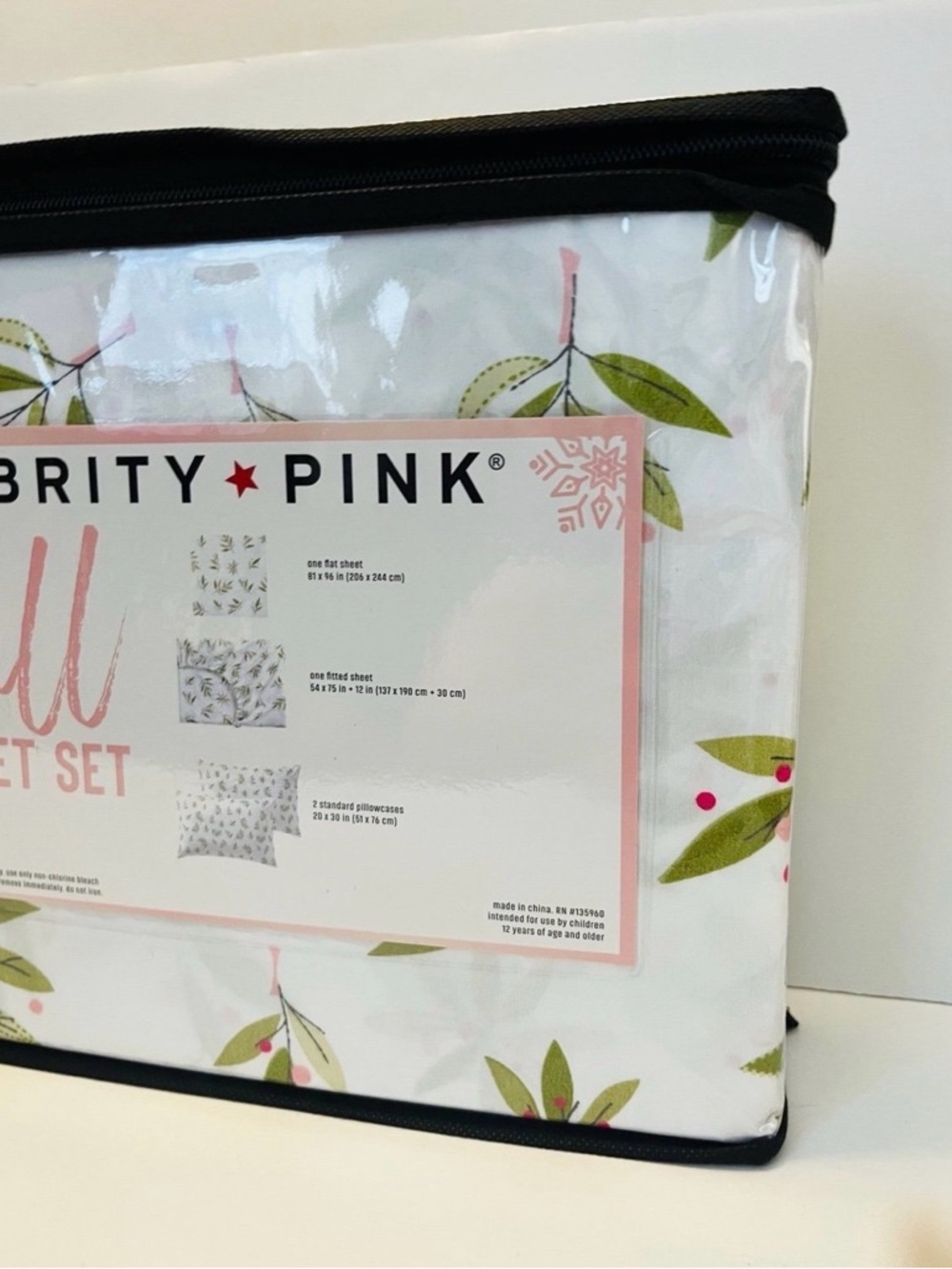 Celebrity Pink Holly and Berries Full Size Four Piece Sheet Set White Green Pink - Picture 12 of 12